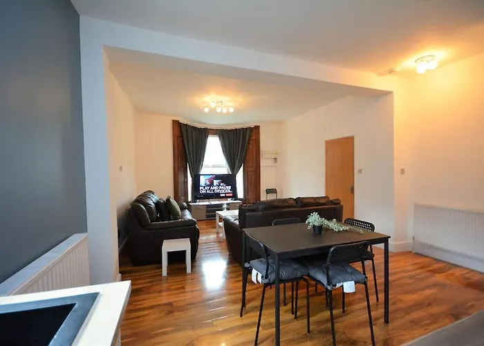 Lovely 4Bedroom Apartment London