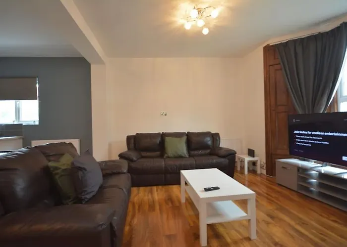 Lovely 4Bedroom Apartment London