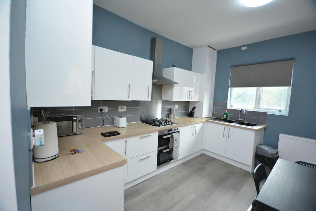 Lovely 4bedroom Апартаменты *