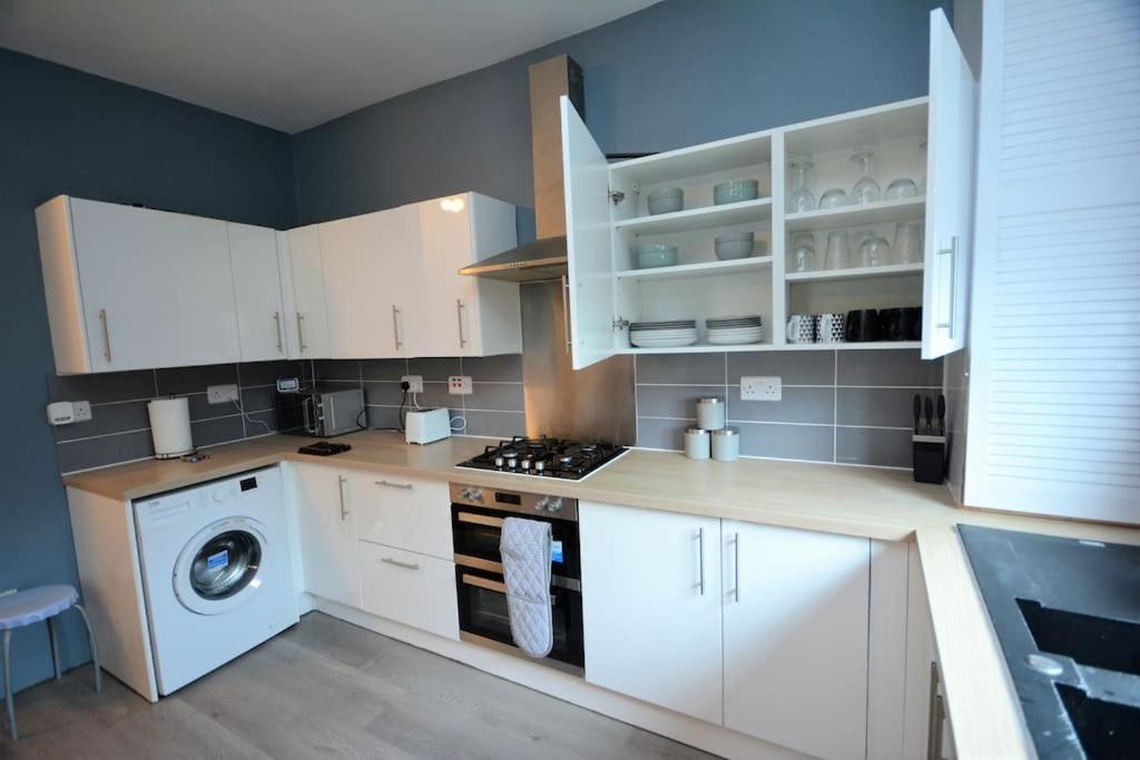 Lovely 4bedroom Апартаменты