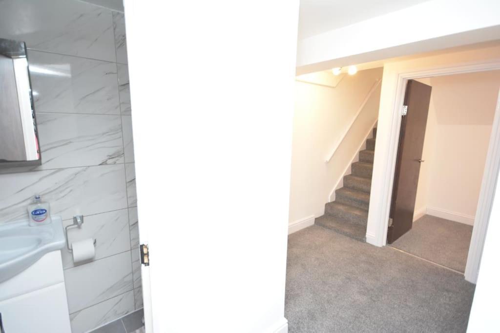 Lovely 4bedroom Апартаменты